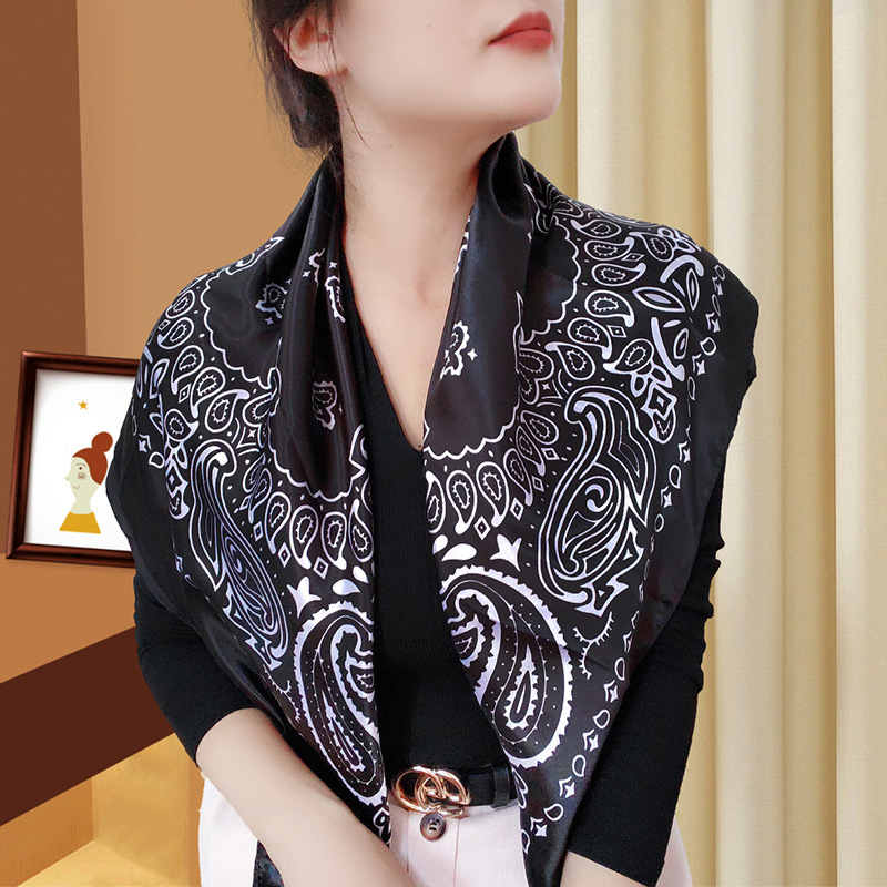 Hollow cashew black