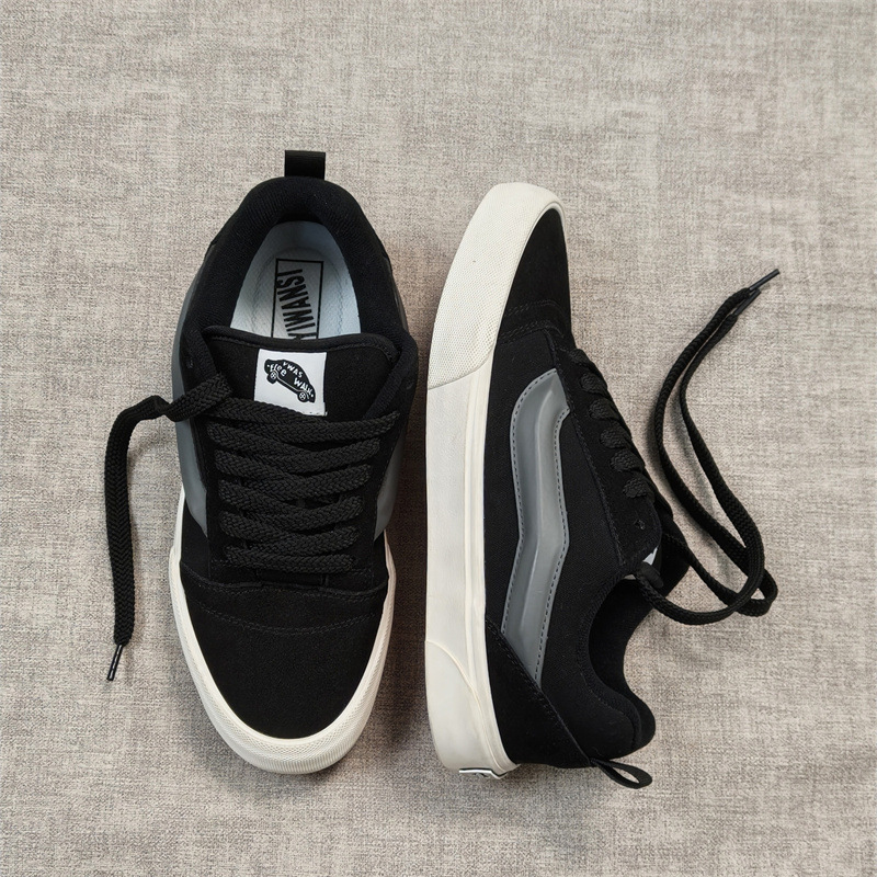 【Factory Store】Knu Skool Black and Gray Low-Top Unisex Sneakers Street Style Chunky Sports Casual Shoes 【Factory Store】Knu Skool Black and Gray Low-Top Unisex Sneakers Street Style Chunky Sports Casual Shoes