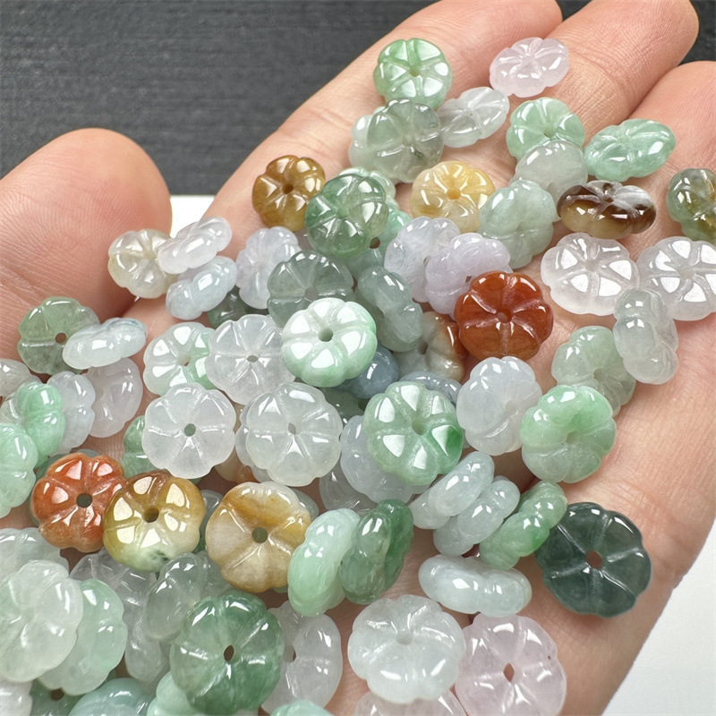 ミャンマー翡翠a品氷種三彩梅の花は玉の部品の玉のアクセサリーの編み物の材料の卸売りを掛けます。|undefined