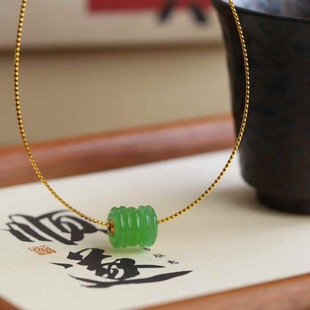 Jade Crafts Natural Xinjiang Hetian Jade Russian Material Jasper Old Material Fruit Green Classic Small Waist Necklace Women's Model