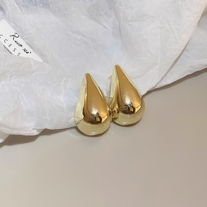 Earrings drop-shaped, 36