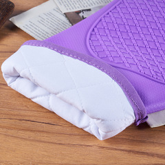 High-temperature, scald-resistant gloves—specifically designed for microwave, oven, and baking use, featuring thickened, lengthened, non-slip silicone for superior kitchen heat insulation and protection.