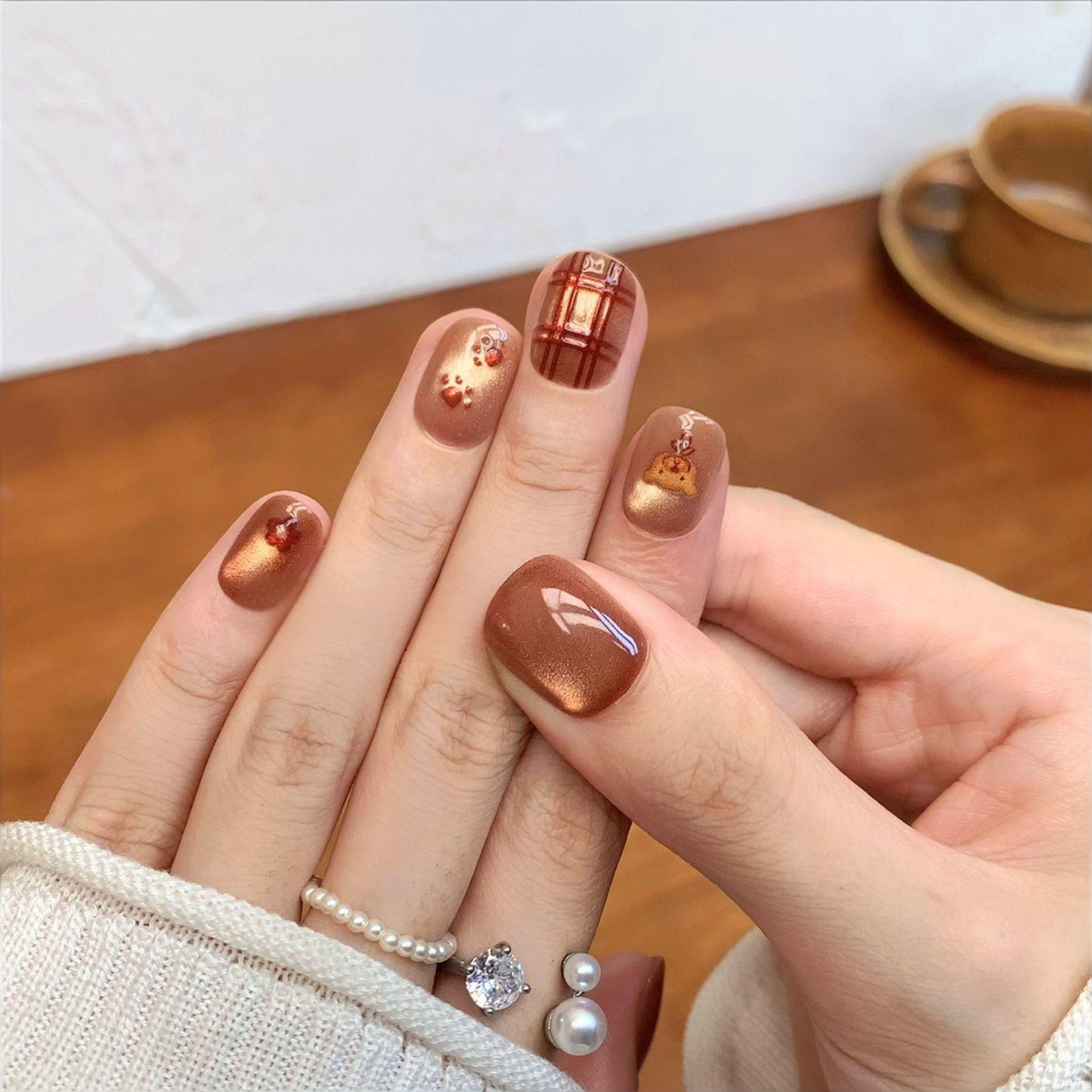 Otoño y invierno nuevo uso de uñas osos marrones estereoscópicos garras de gato corto pieles de uñas adorables productos terminados de uñas