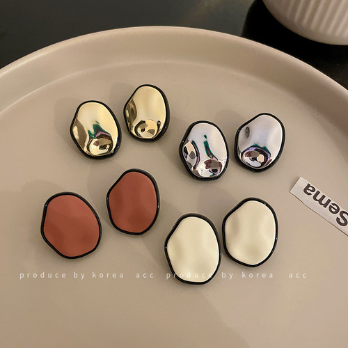 Silver needle irregular pleated new earrings Korean simple design niche temperament earrings small retro earrings