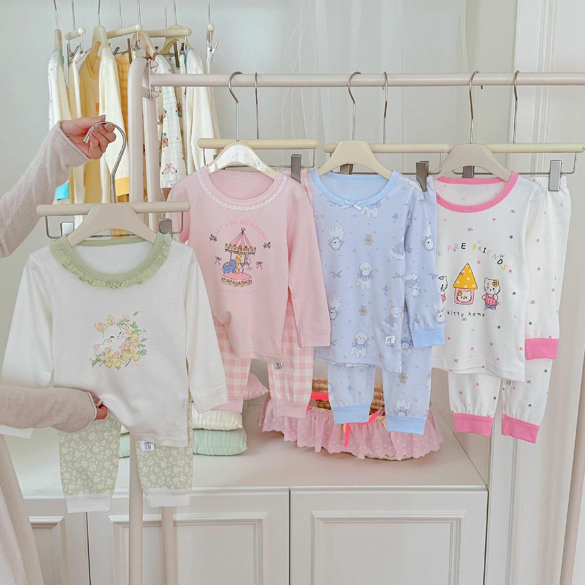 Pijama infantil de algodón para niños primavera y otoño mangas largas dibujos animados para niños pequeños lindos trajes de niñas chaqueta de otoño pantalones