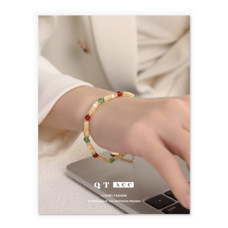 Latón chapado 18K oro real europeo y americano moda viajero luz lujo de alto grado Piedra Natural personalidad estilo nicho pulsera para las mujeres