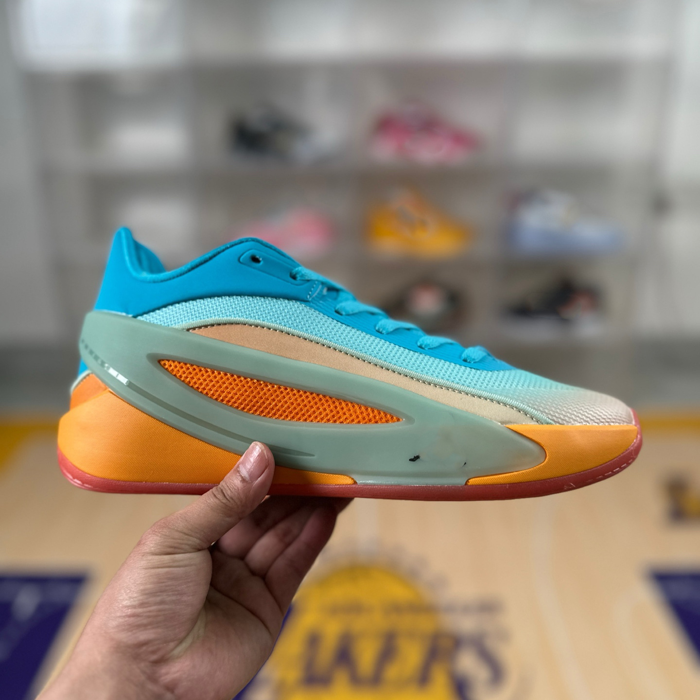Zapatillas de Baloncesto Bajas para Hombre Luka 5, Tela de Malla y Caucho, Transpirable y Antideslizante, para Baloncesto