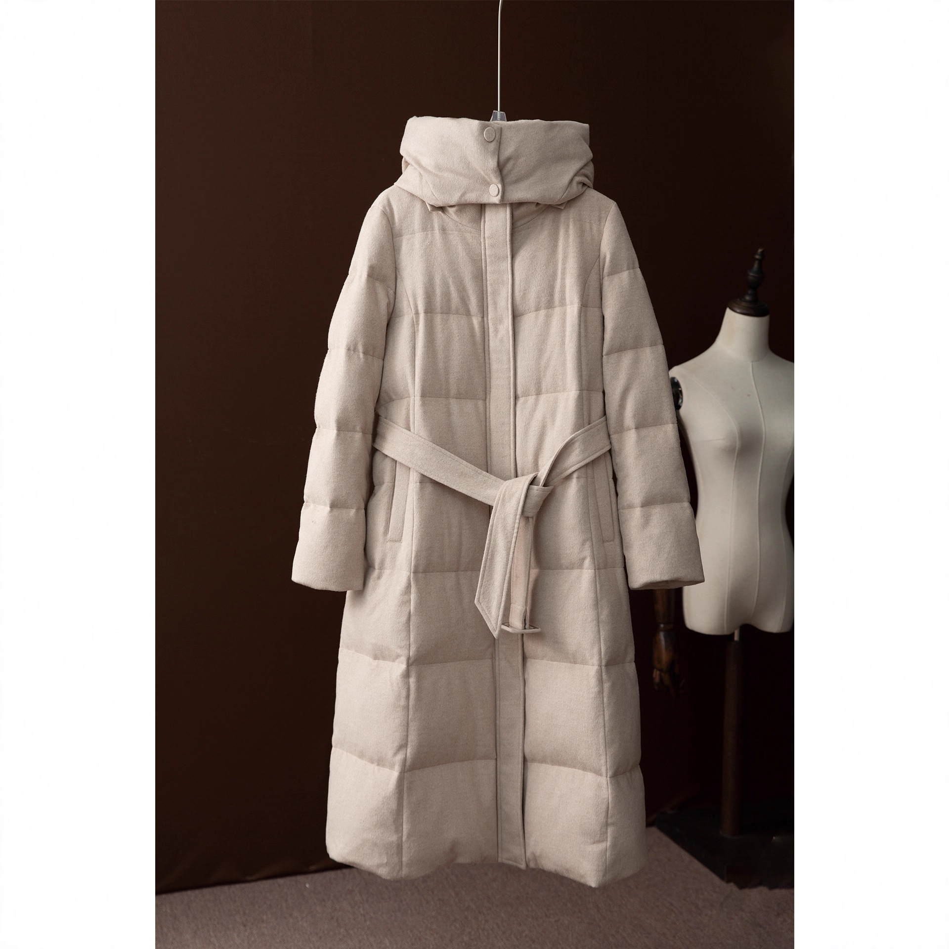 High-End Custom Australian Wool Camel Hair Silk Puff Hooded Goose down Jacket for Women