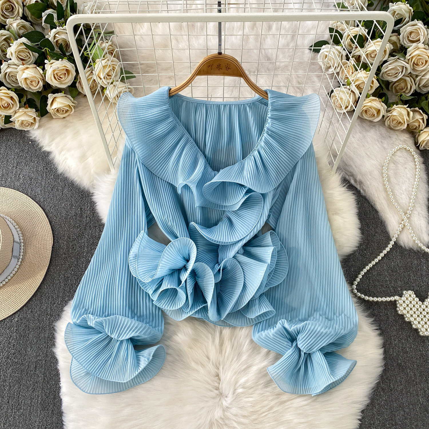 Camicetta da donna con scollo a V e volant, design di tendenza, top leggero e lussuoso con pieghe, ideale per la primavera e l'autunno, perfetto per le vacanze._voghion.com