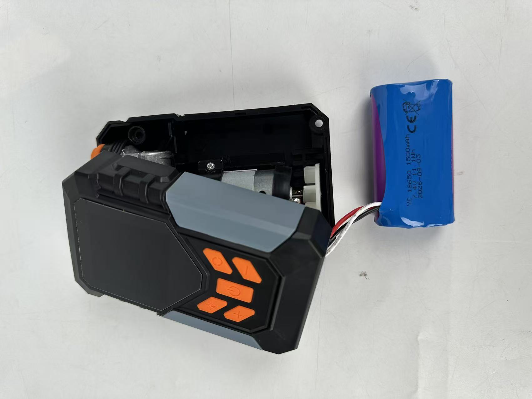 Car-mounted air pump, tire inflator, smart digital display, electric air pump, tire pressure gauge, air inflator, cross-border product