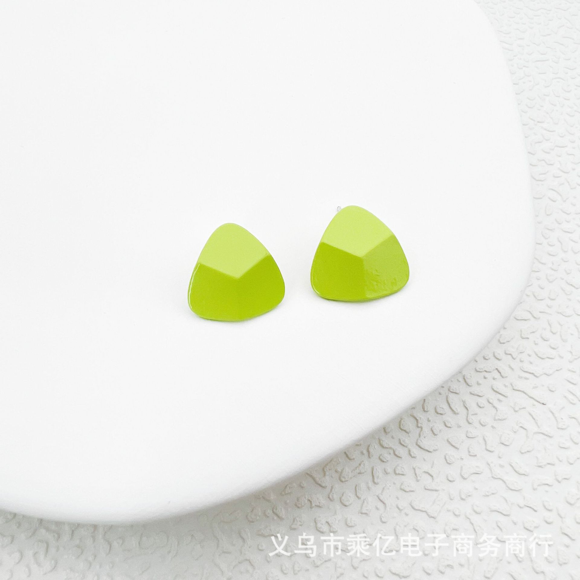 Geometric universal triangle, cream fresh earrings