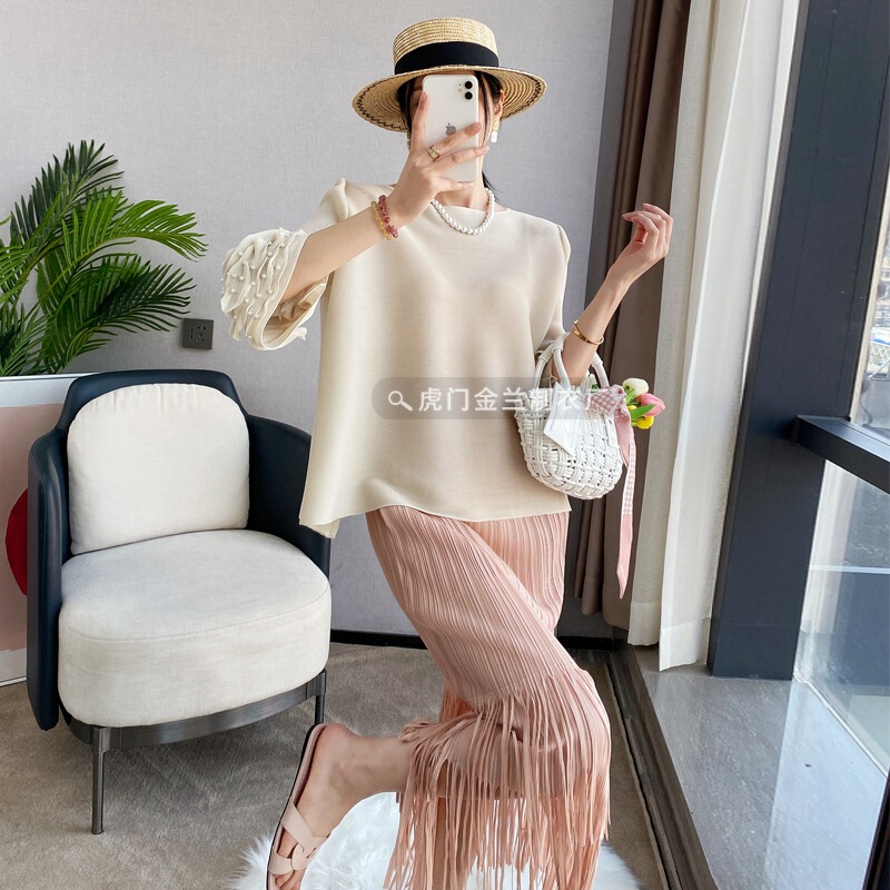 Miyake Chikaki Pleated T-shirt Beaded Horn Sleeve Solid Color Commuter Loose Top Mother's Day Gift for Middle-aged Mothers Miyake Chikaki Pleated T-shirt Beaded Horn Sleeve Solid Color Commuter Loose Top Mother's Day Gift for Middle-aged Mothers