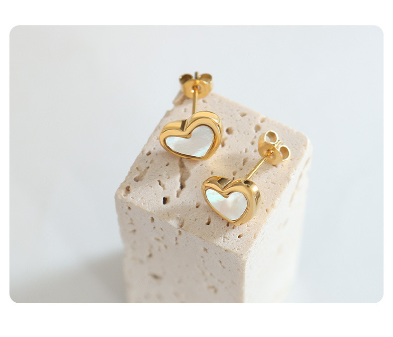 Set collana e bracciale con conchiglia a cuore tre pezzi_voghion.com