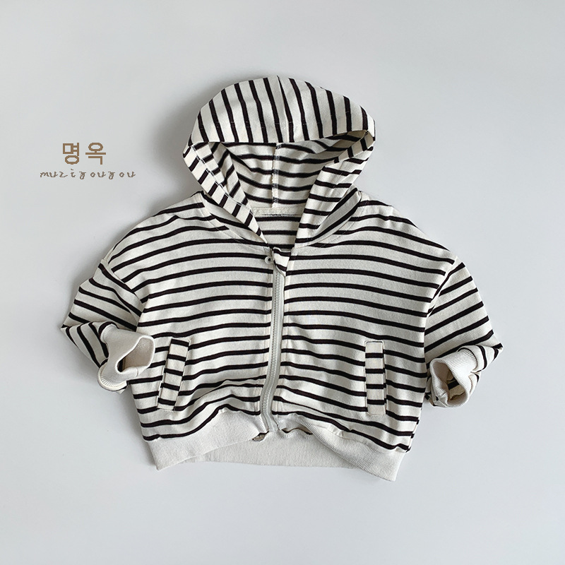 Chaqueta a rayas para niños y niñas en primavera con control de rayas 2025 nuevos bebés y niños tops con capucha casuales coreanos