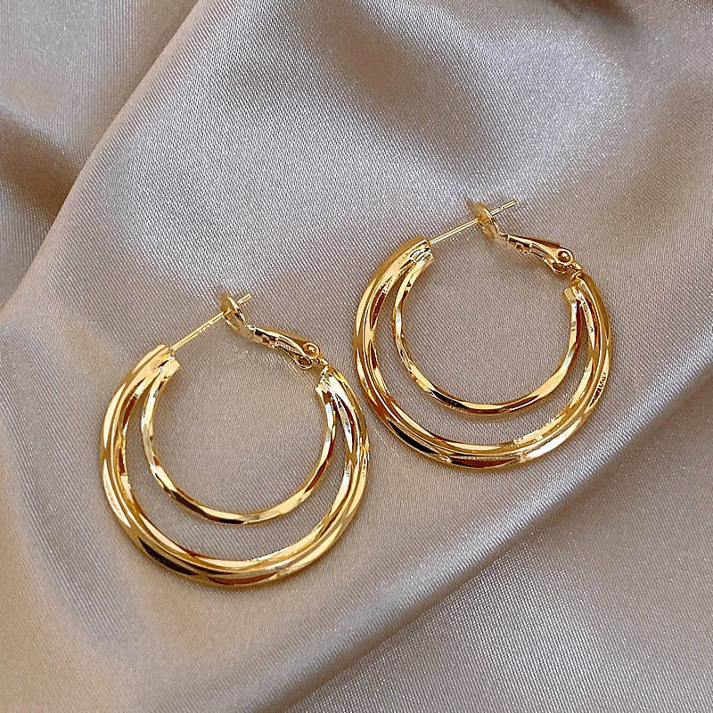 Gold multi-layered large hoop earrings for women, 2026 new popular model, suitable for square and round faces, light luxury niche high-end earrings