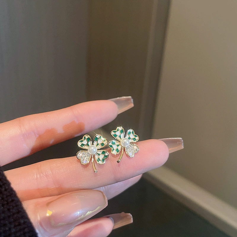 Серебряные серьги с иглой, серебро 925, акценты циркония и кошачий глаз, микроинlay, лёгкие 0.008 кг