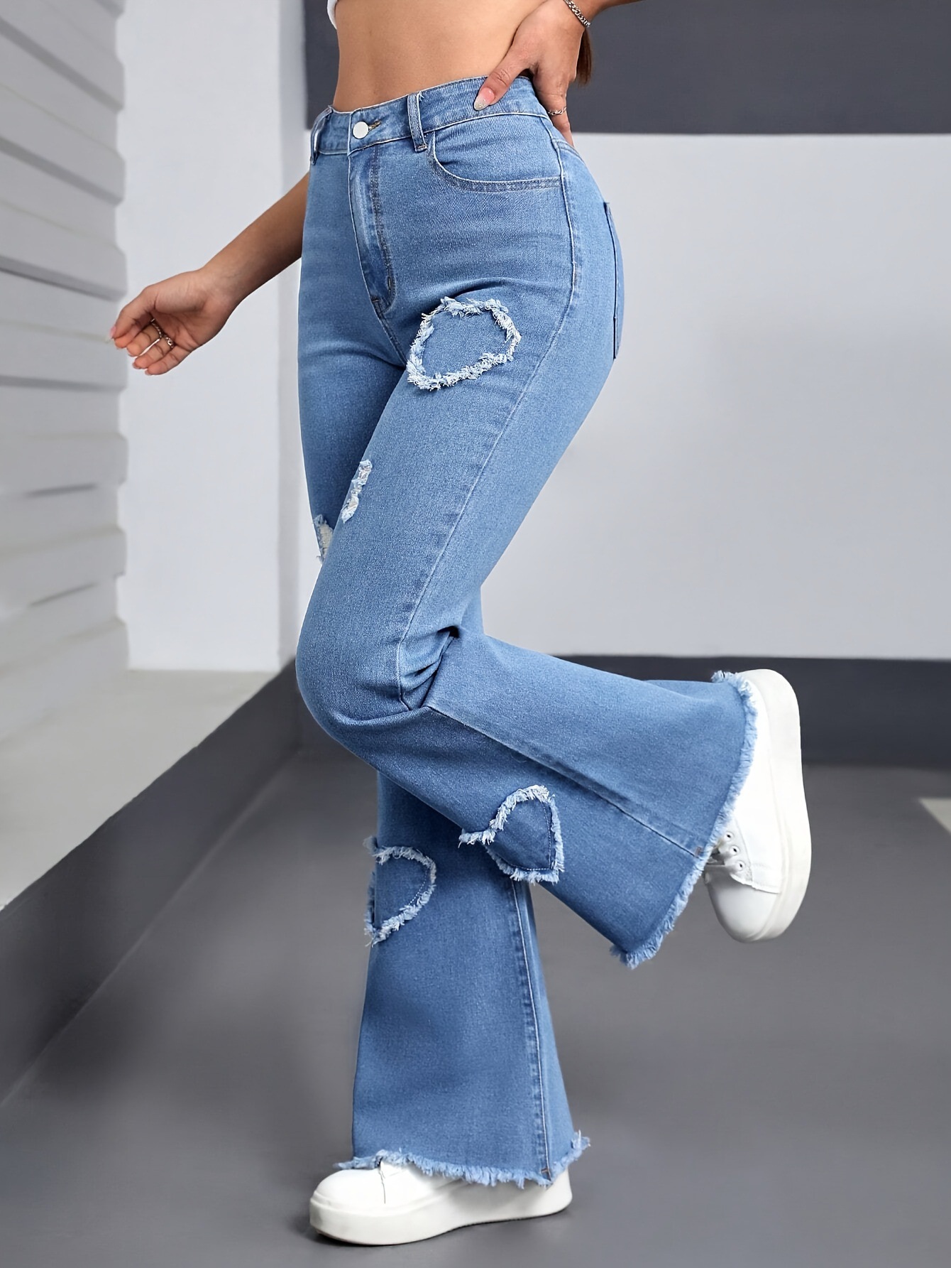 Women's Stretchy Flared Jeans With Heart Embroidery & Distressed Details - High Waist Bell Bottom Pants In Light Blue_mkmklike.com