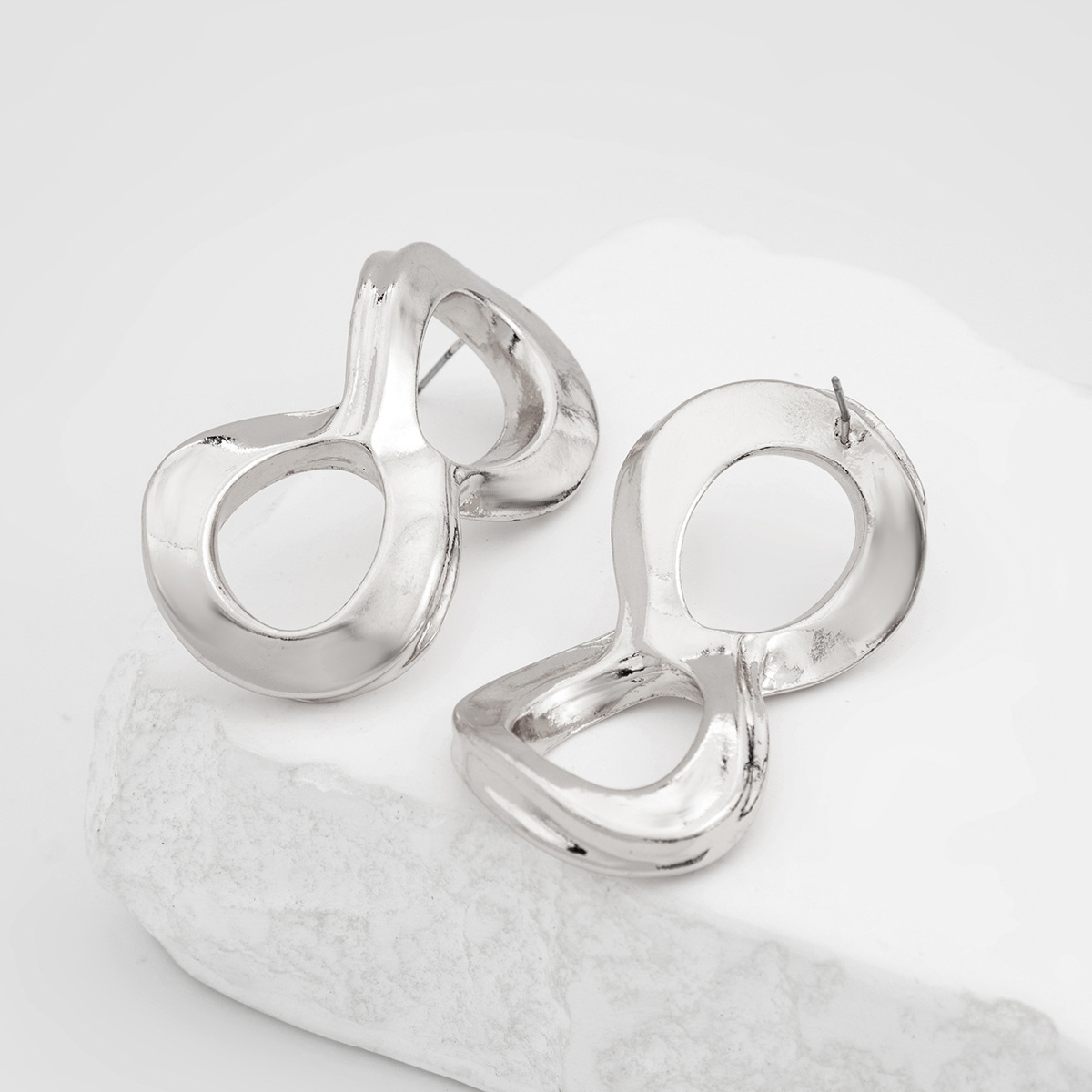 22g Weight Metal Ear Needle Material Drop Earrings, Ear Studs Classification 1 Pair Quantity Holiday, Street Occasion Metal Material Geometric, Heart Shape Pattern All Seasons Season Women's Gender Polished Finish Plating Design Retro, Classic Style Style 1 Pair Retro Classic Style Geometric Heart Shape Plating Metal Drop Earrings Ear Studs 38