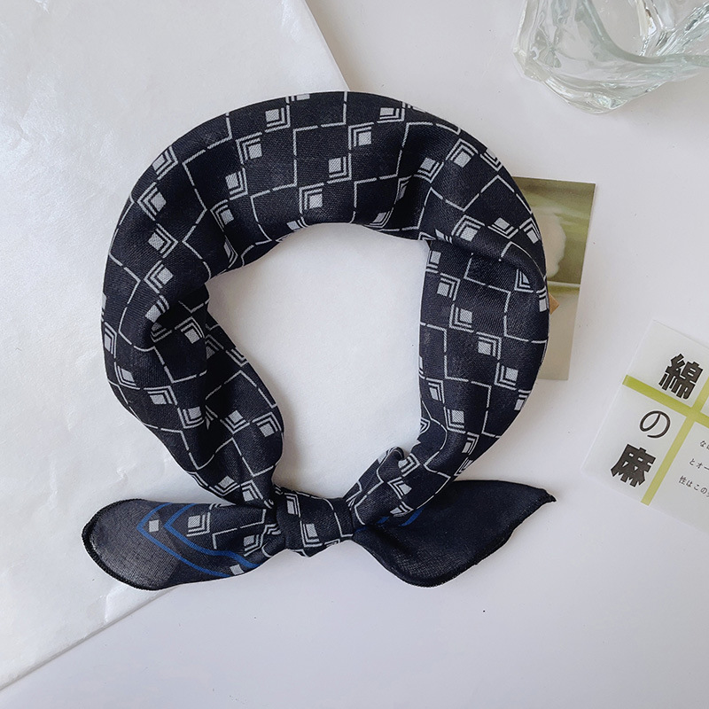 Pañuelo pequeño cuadrado de algodón y lino con estampado de flor de cachemira, estilo nuevo otoño-invierno 2026, pañuelo de cuello pequeño transpirable y cálido para mujer, estilo artístico.