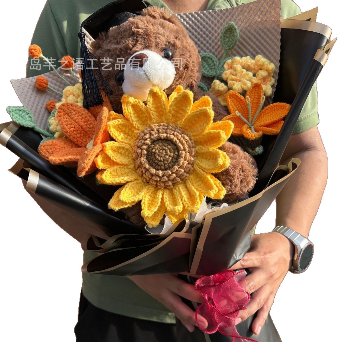 Ramo de ganchillo de lana de venta caliente, regalo de temporada de graduación de ganchillo hecho a mano, regalo para amigos, regalo para niños, ramo terminado