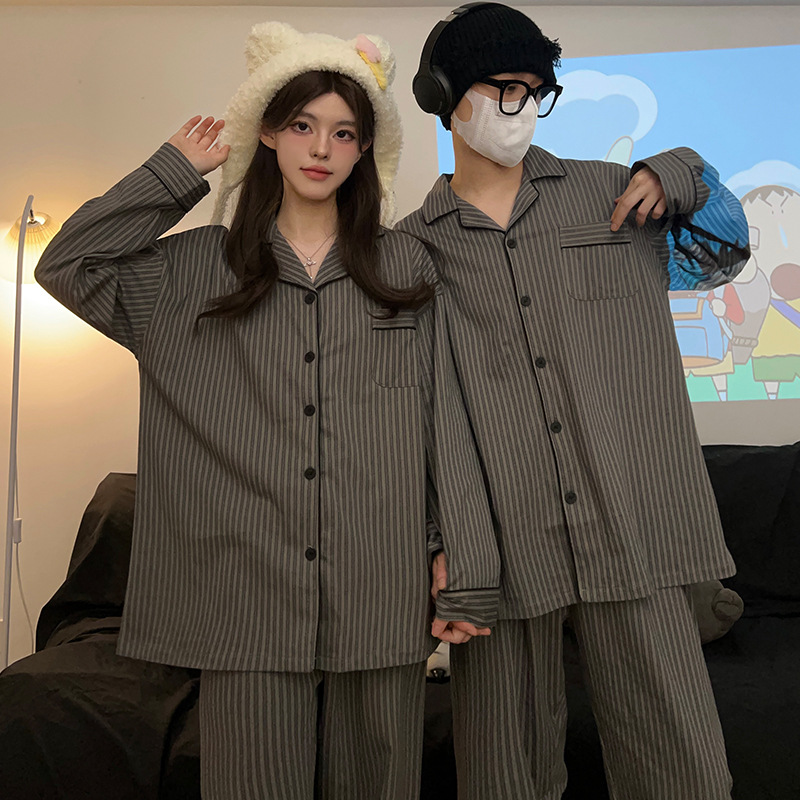 Simple gray striped [long sleeves + trousers]