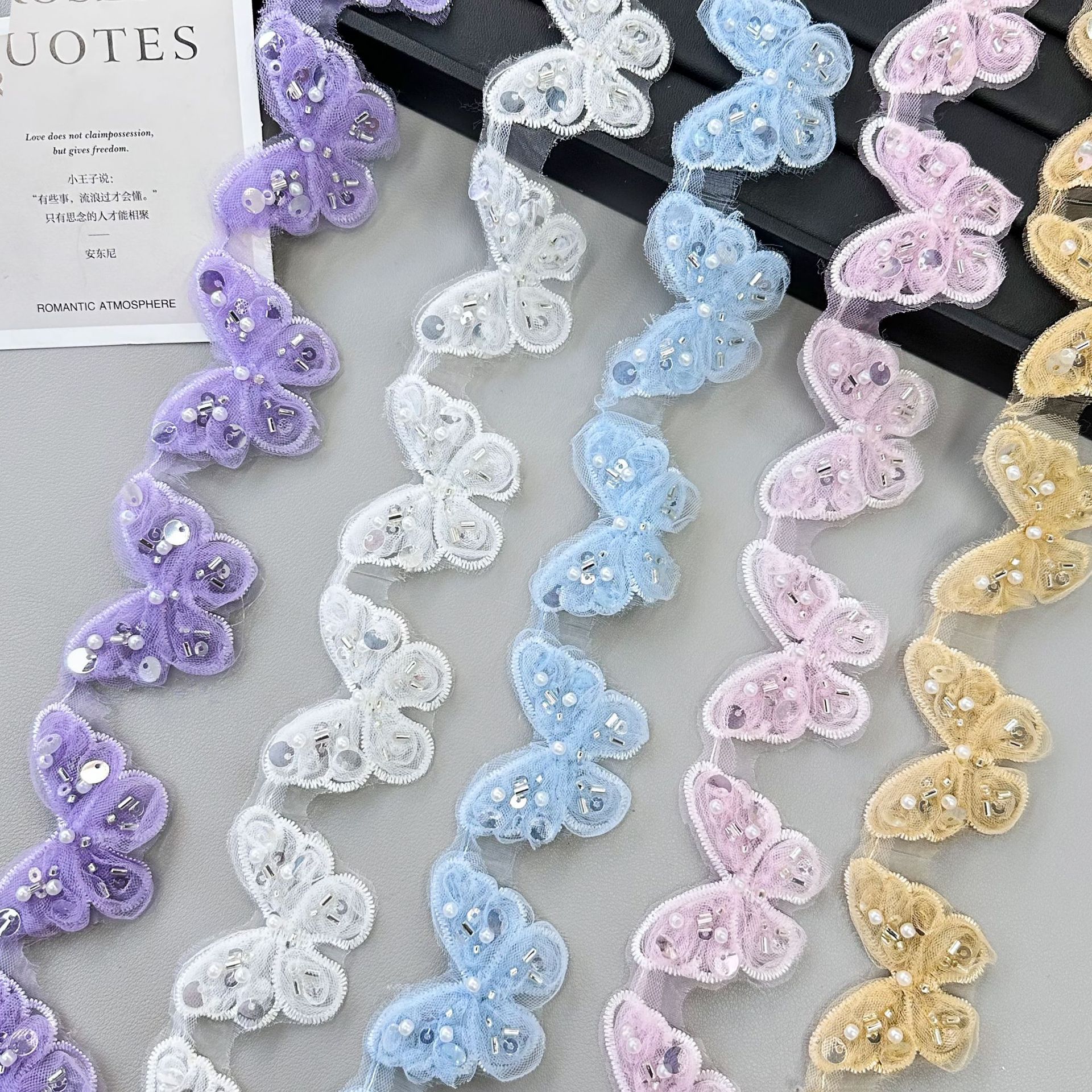 Placa de flores de encaje de sequela cuentas de clavos mariposa de color decoración ropa infantil zapatos sombreros maletas cortinas accesorios de vestido