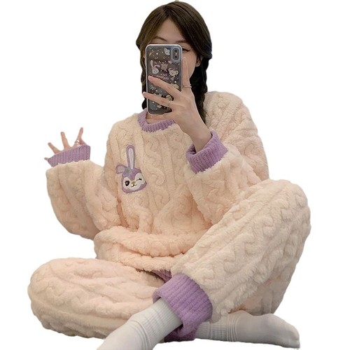 Cross-border overseas best-selling winter pajamas for women, long-sleeved floral plush warm home clothes, sweet college style two-piece set
