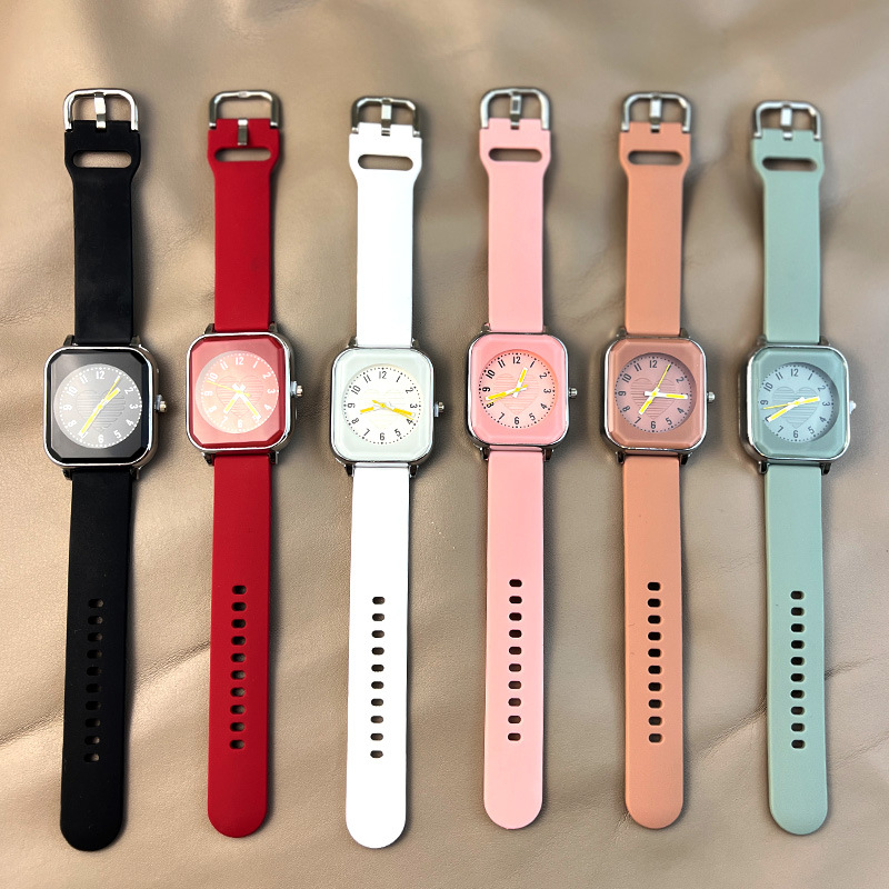 Nuevas mujeres de piel cuadrada sensación de silicona Correa Reloj simple moda casual reloj de cuarzo fábrica Comercio exterior al por mayor