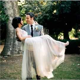 轻婚纱小礼服白色简约森系吊带日常可穿草坪婚礼出门纱长拖尾显瘦