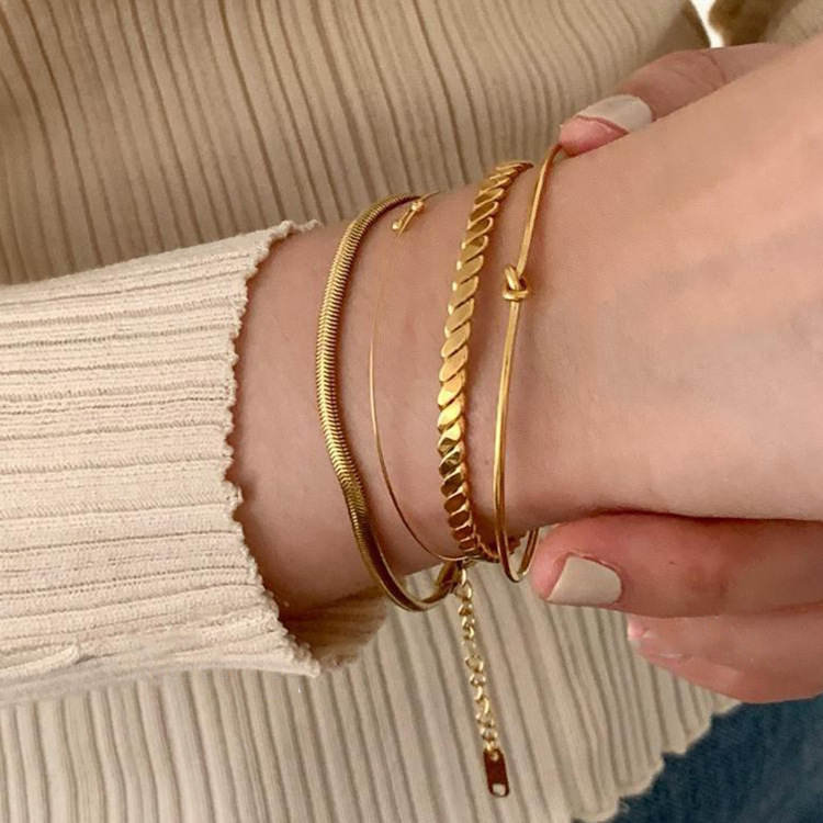 High-grade irregular metal snake bone chain bracelet female niche retro personality simple all-match temperament titanium steel bracelet