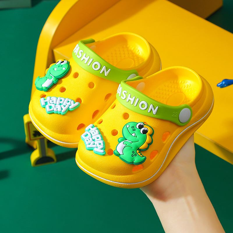 Zapatos de agujero para niños zapatillas de punta cerrada niños y niñas antideslizante transpirable ligero de fondo suave hogar sandalias de playa al aire libre