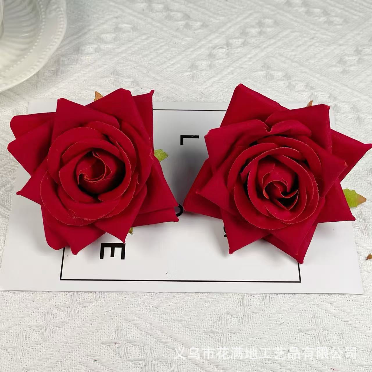 Rosa de Terciopelo Artificial de Seda Alta Simulación para Escenas de Bodas y Arcos