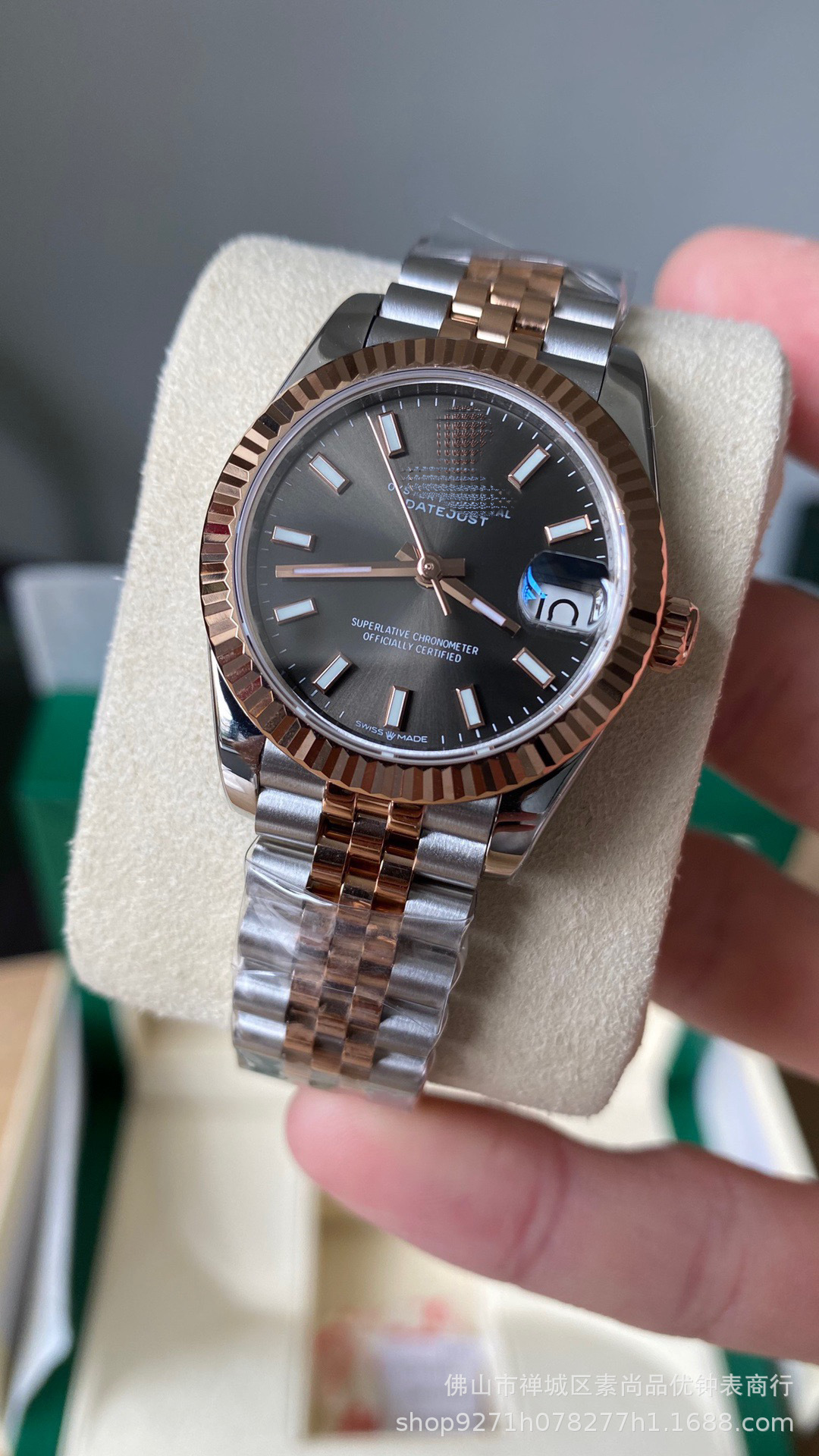 Hoa hồng trong khay tro / 31mm