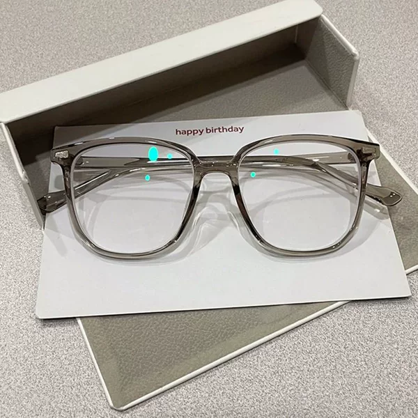 Anti-Blue Light Myopia Glasses for Women European and American Ins Style Avant-Garde Flat Glasses Ultra-Light Portable Glasses Frames Wholesale
