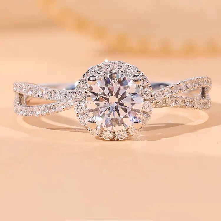 Tiktok Live-Stream Hot-Selling Shiny Zircon Ring for Women, Classic One-Carat Couple Ring, Trendy Versatile High-End Jewelry Tiktok Live-Stream Hot-Selling Shiny Zircon Ring for Women, Classic One-Carat Couple Ring, Trendy Versatile High-End Jewelry