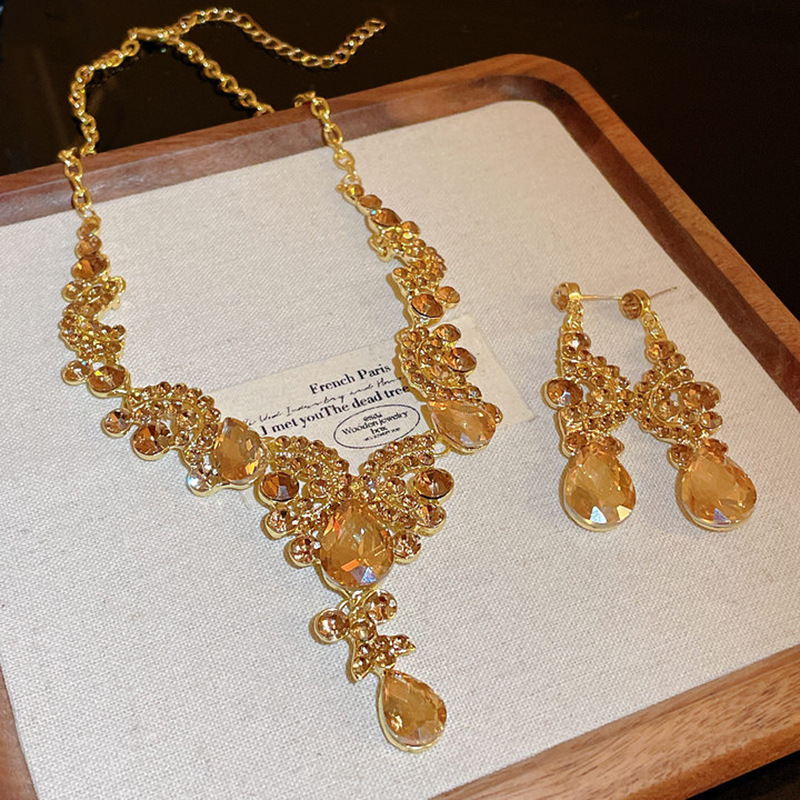 Medieval vintage diamantes goteo pendientes collar ligero lujo nicho cerradura estilo palacio conjunto de joyas exquisitas