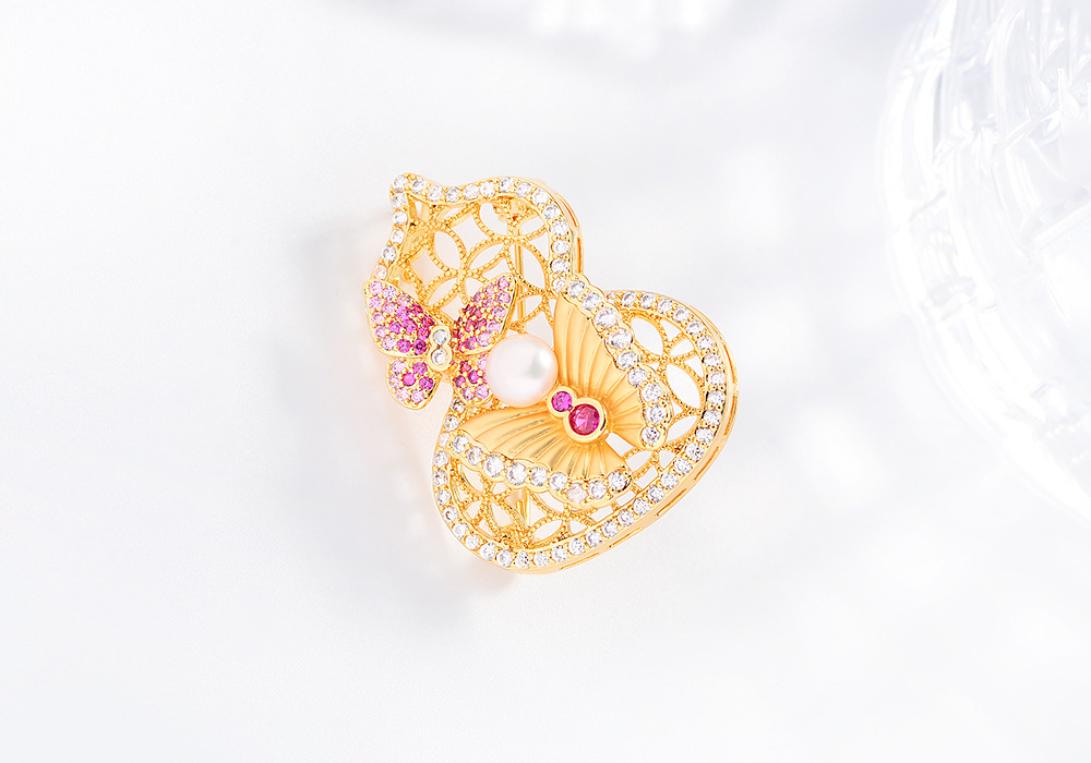 Traditional Chinese-style gourd and butterfly brooch, featuring openwork enamel and freshwater pearls, suitable as a pin or accessory for suits and coats