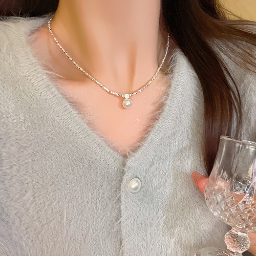 Luxury and small design silver pearl necklace for women, elegant and high-end sense of collar chain, versatile neck chain accessories 