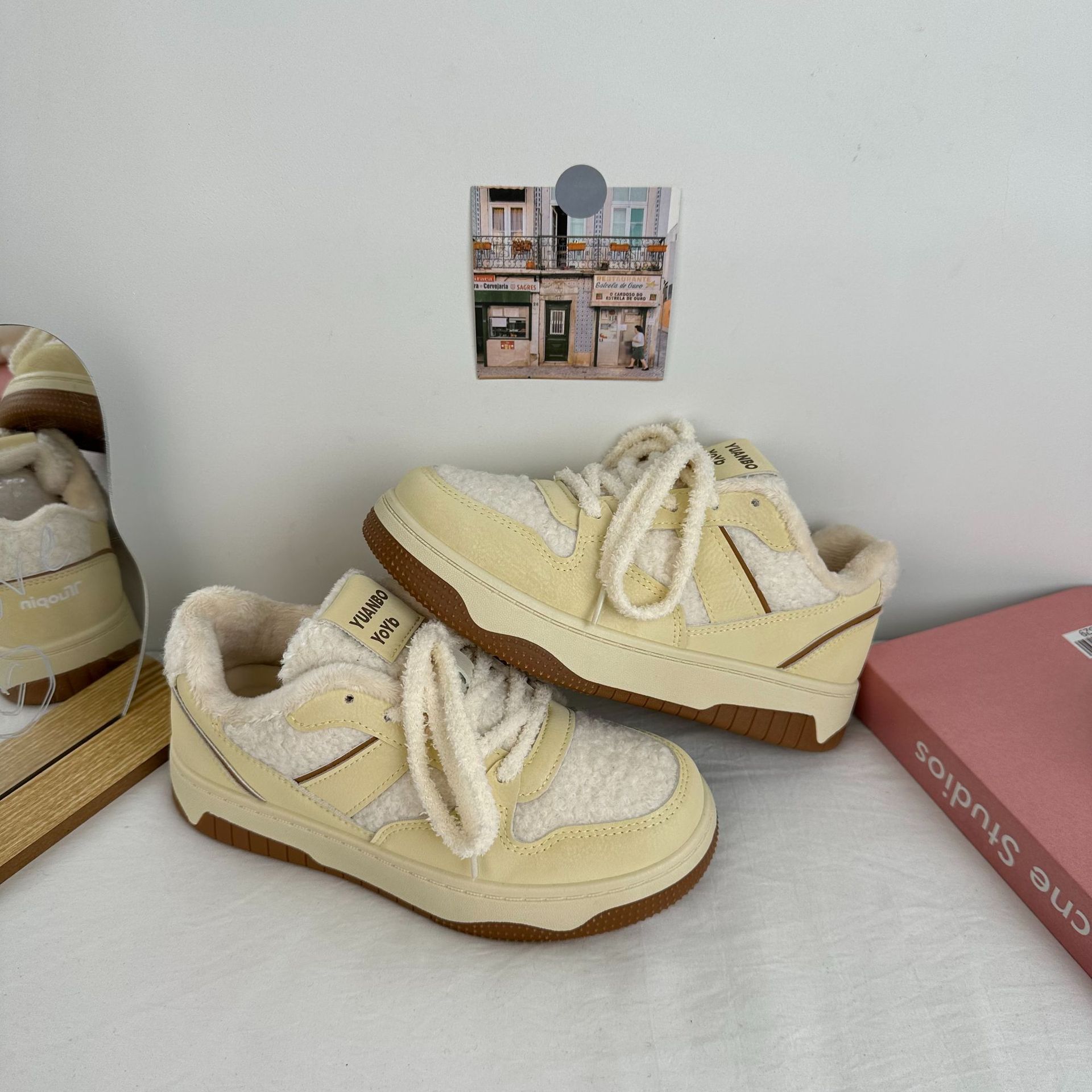 Yuanbo invierno con suela gruesa y zapatos de lana de mujer zapatos de algodón de nicho de ocio 2024 zapatos de lona cálidos