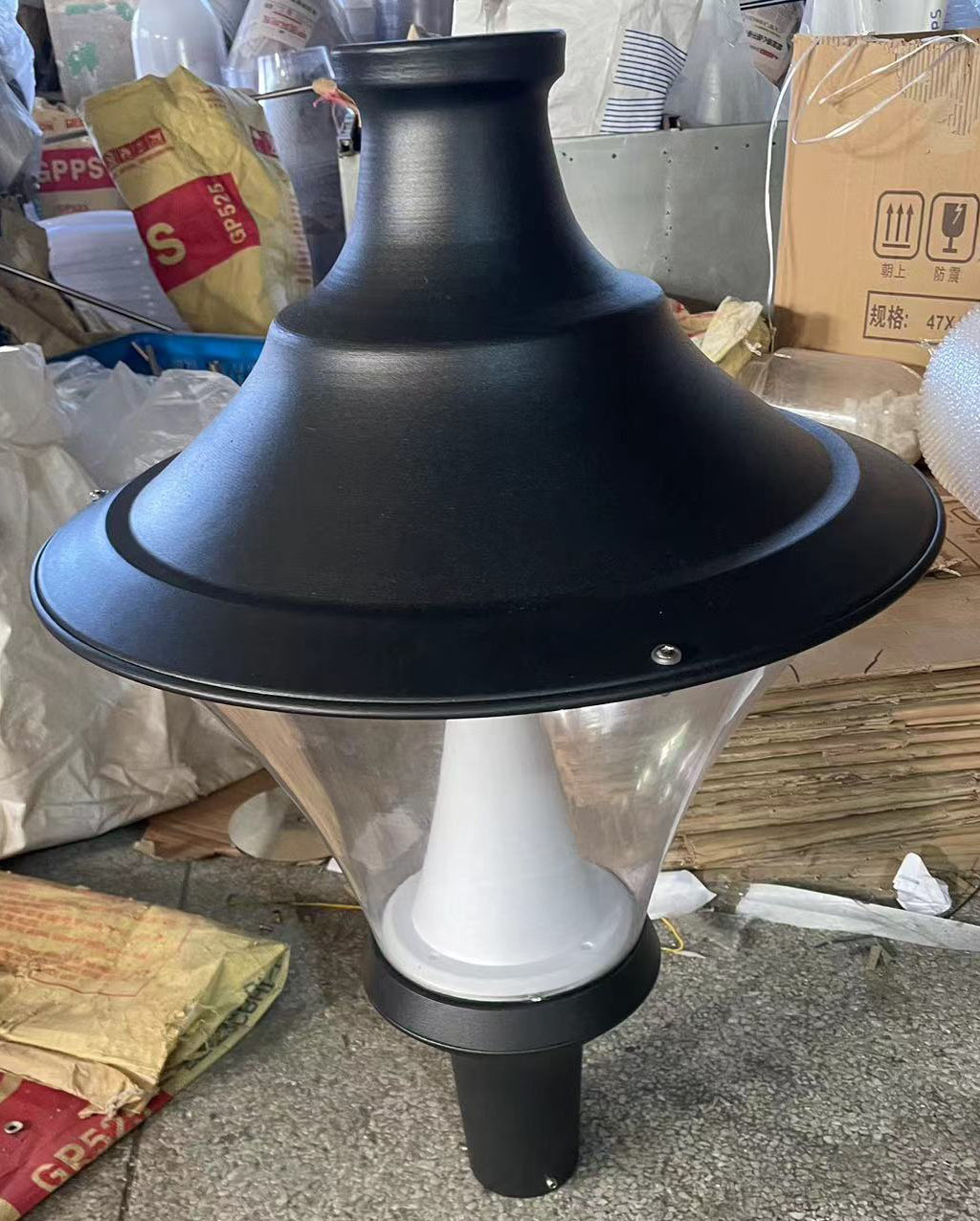 Venta al por mayor de pantallas para lámparas LED de jardín, cabezales de lámparas solares para jardín, cabezales de farolas, luces de calle para paisajismo de villas, parques y jardines comunitarios. image 19
