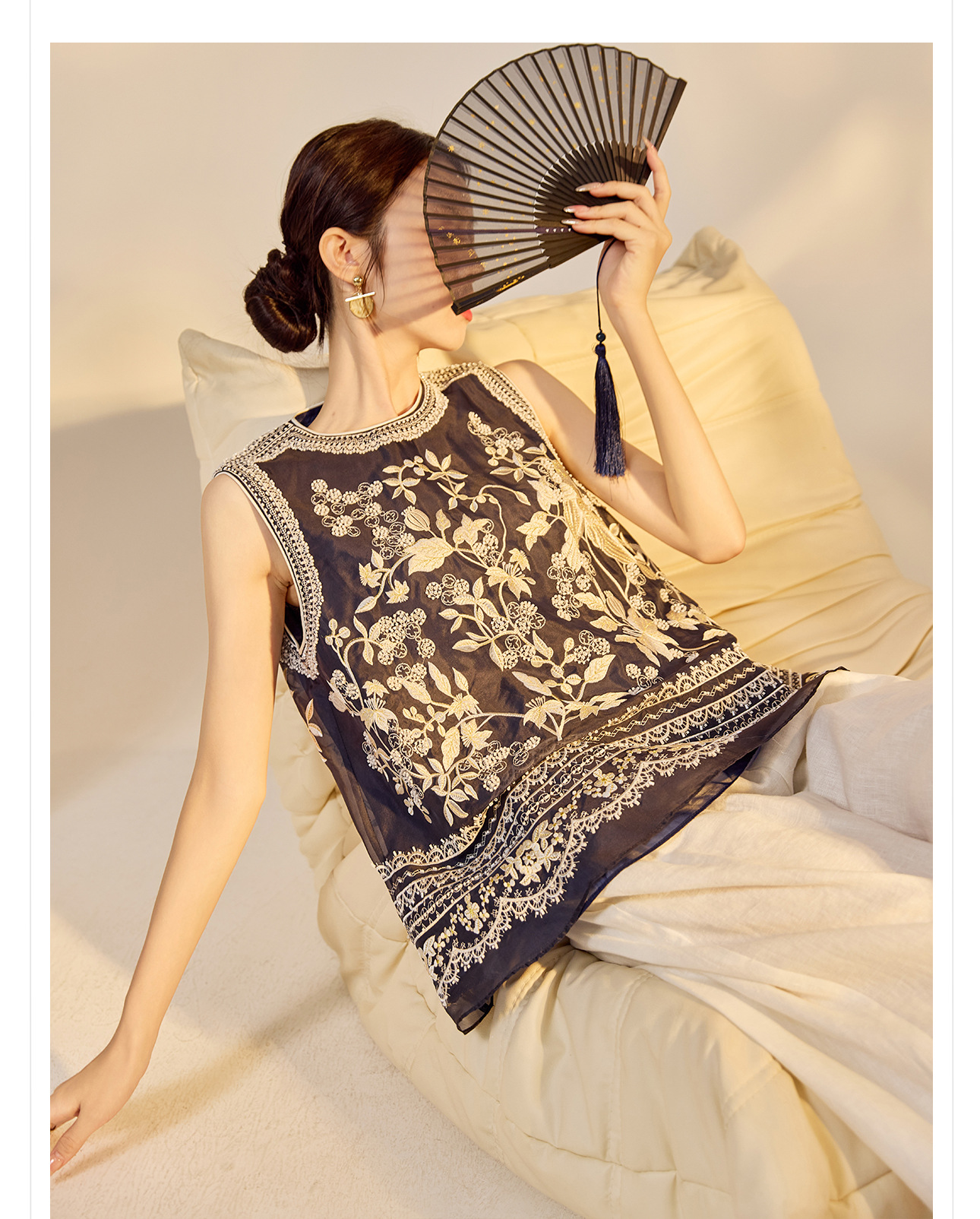 Áo vest không tay cổ tròn đính cườm nặng lụa tơ tằm phong cách Tân Trung Hoa ZX N6013 — màu xanh hải quân chi tiết 2