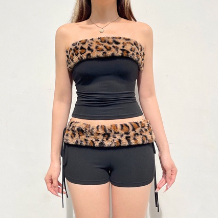 2024 Winter New Casual Sweet and Spicy Tight Waist Tube-top Strap Tight Shorts Plush Leopard Design Two-piece Set