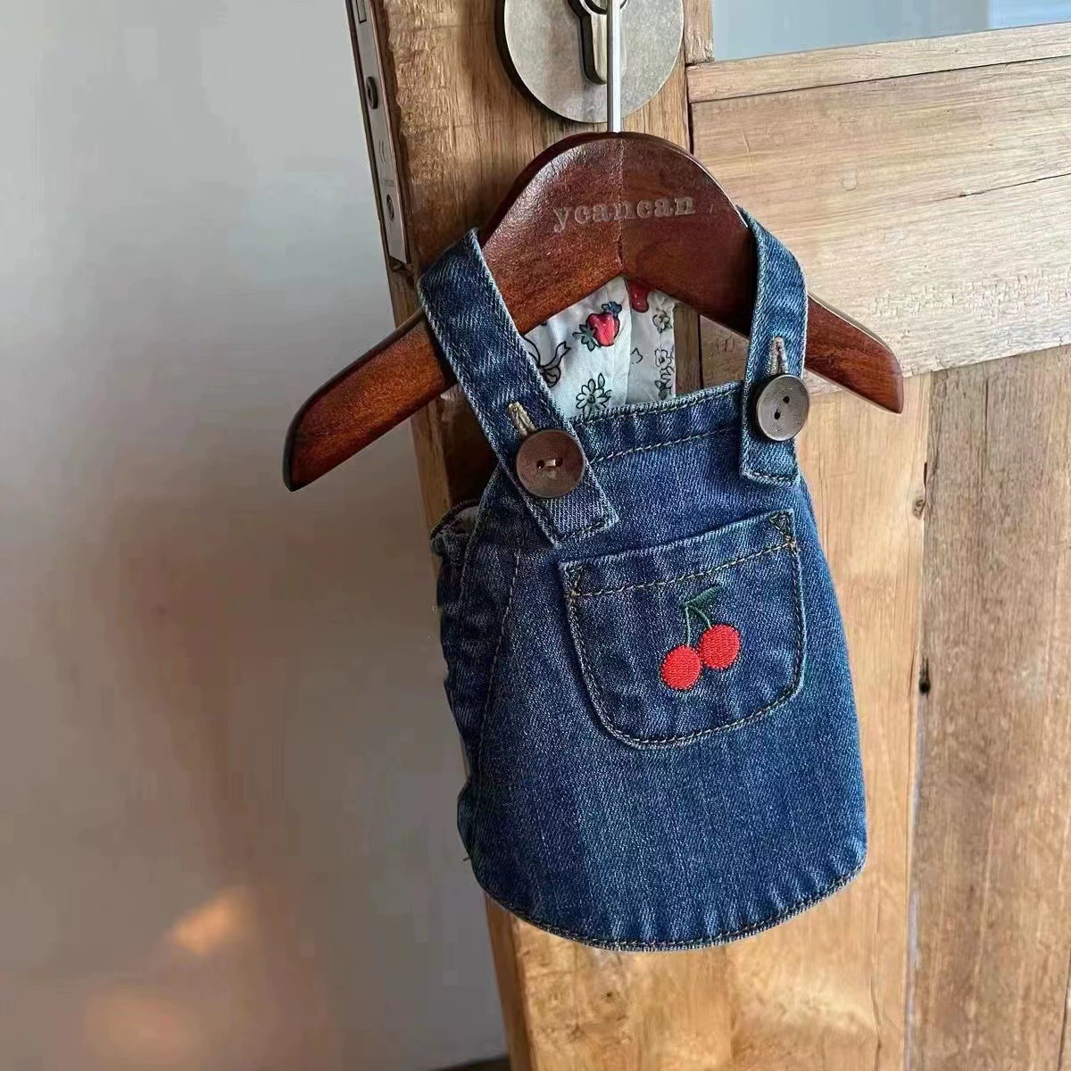 Новый стиль собаки домашнее животное кошка джинсовая юбка Тедди чем джинсовая юбка медведь весна и лето маленькая собака одежда для