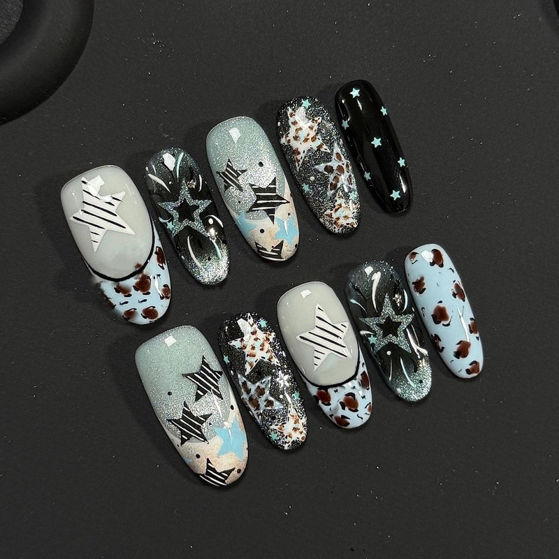 Sweet and Cool Girl's Retro Millennial Style Star Cow Pattern Wearable Nails, Enhances Fairness, High-End Beauty Fake Nail Stickers, Cross-Border