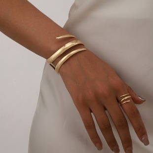 �羳�W�����N�Ͻ����C��ָ���b���Ʒ�F����������Ů��r�����