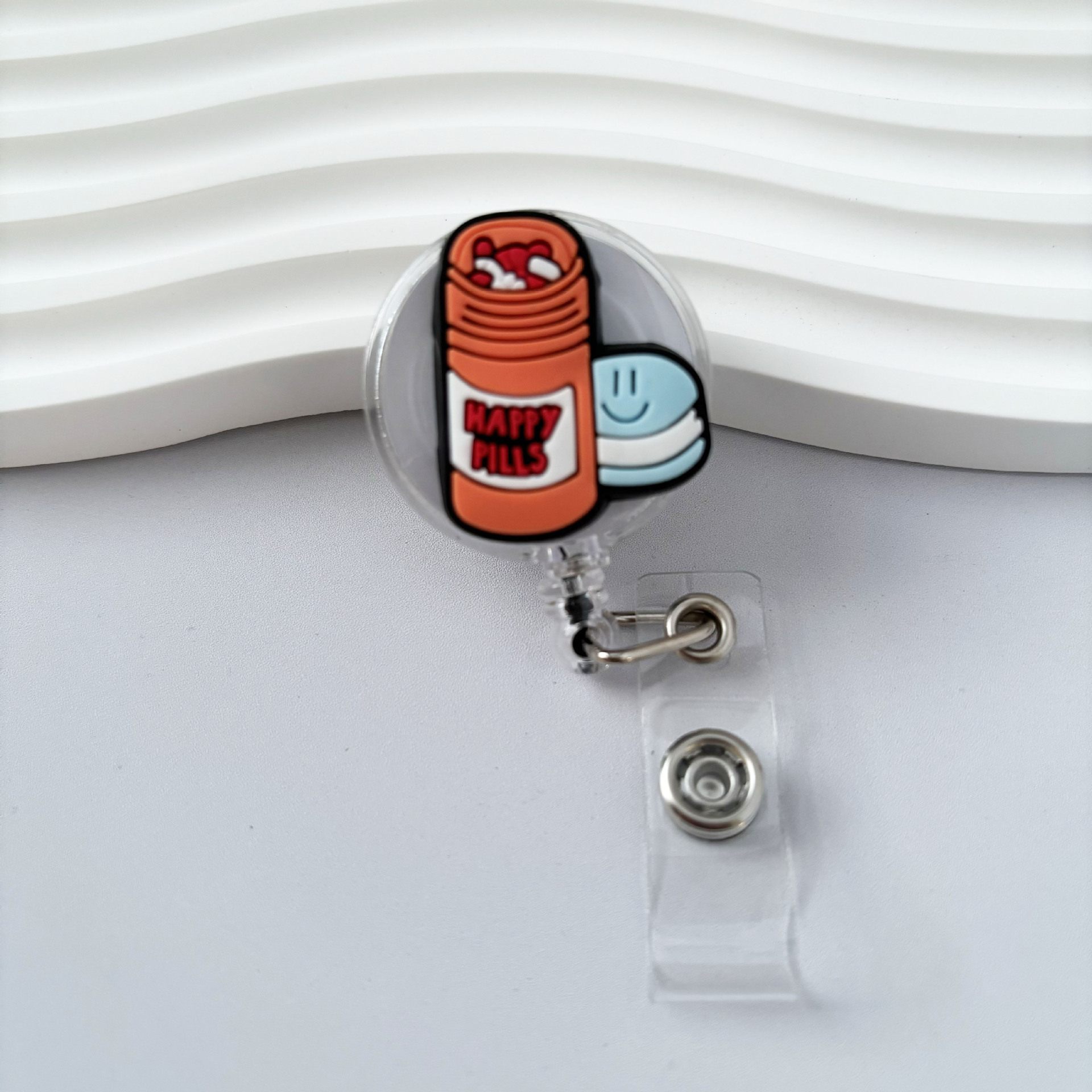 Enfermería placa de pecho botón insignia botón retráctil fácil de tirar de la marca de personal lindo certificado botón de colgante botón dibujos animados botón fácil de tirar
