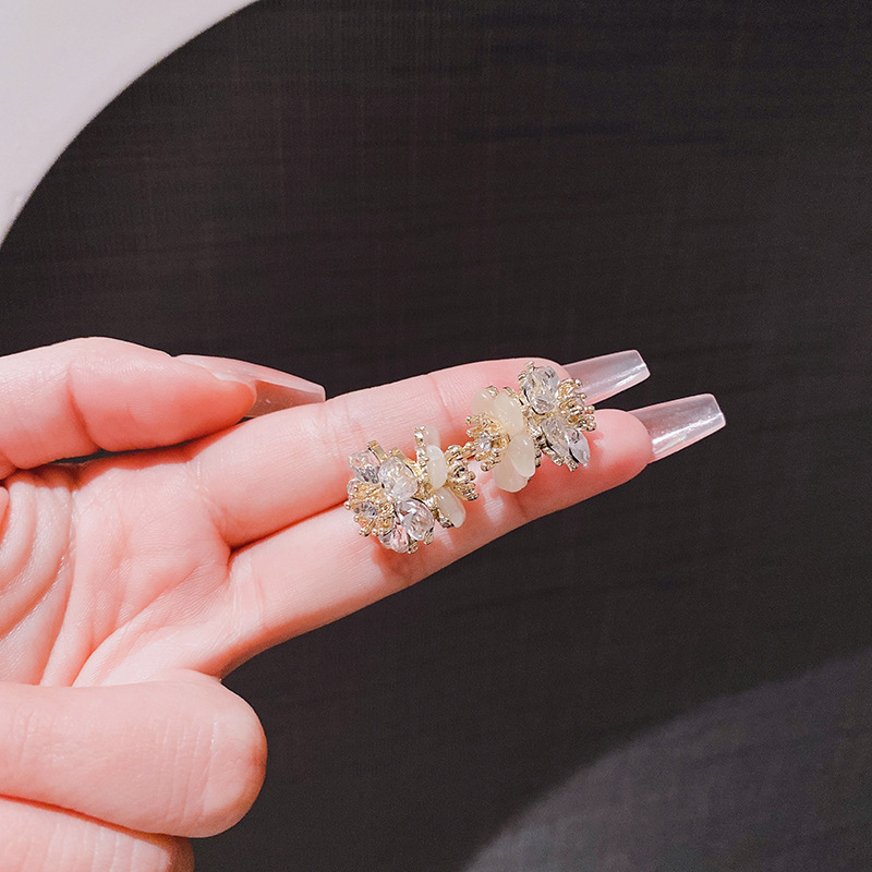 Korean cute retro double-sided small design earrings