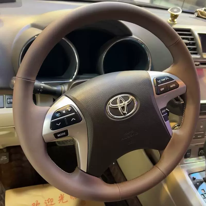06-08-11 Toyota Camry шестого поколения — кожаный чехол на руль, специальная оплётка, пошив в комплекте (полупакет)