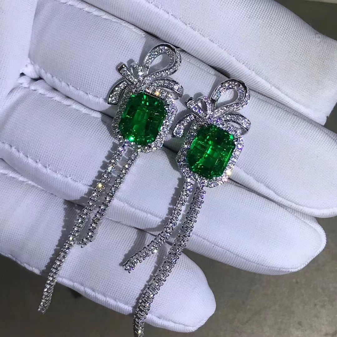 9K con aretes de diamante de alto carbono 6.08 quilates Esmeralda cultivada colombiana con certificado GRC