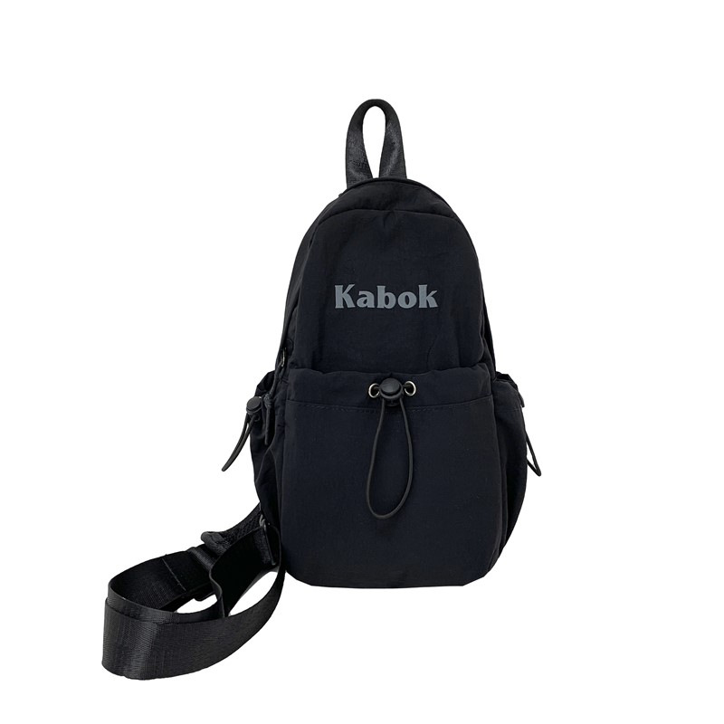 Nuevo bolso de pecho de pareja de moda para hombres y mujeres, bolso de hombro antisalpicaduras de color de contraste simple, bolso de mensajero fresco pequeño casual